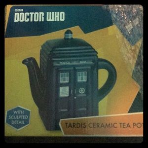 Doctor Who Tardis Ceramic Teapot.